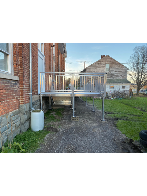 Syracuse-NY-Business-Wheelchair-Ramp-from-Syracuse-Elevator-West-Winfield-New-York-side-view-image-of-aluminum-ramp-and-stairs